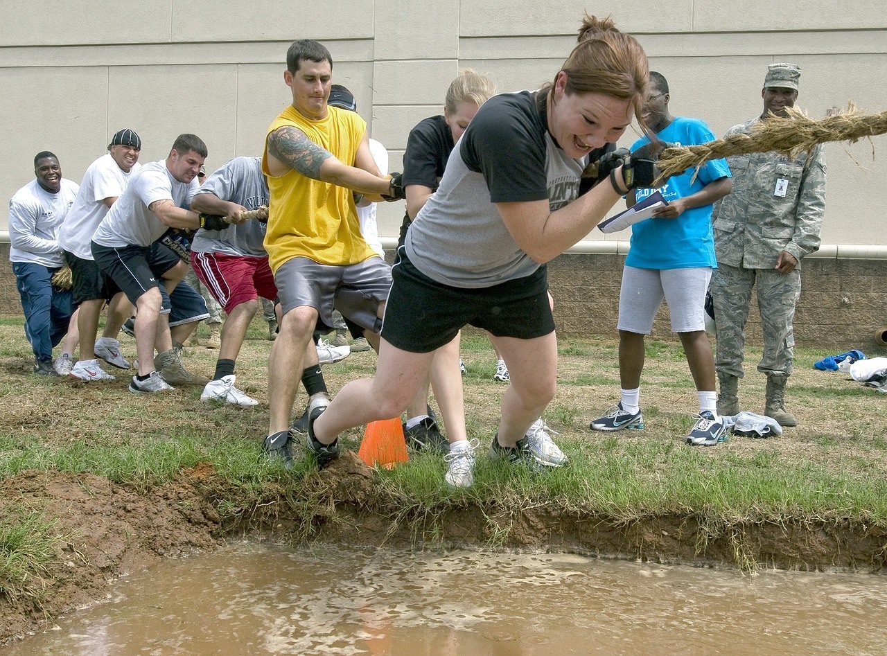 tug of war 673571 1280